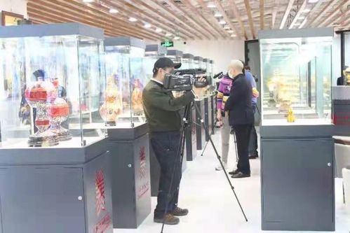 匠心傳承 藝彩紛呈——北京工美集團(tuán)工藝品廠席聞大師歷年獲獎(jiǎng)作品巡展首展在京隆重舉行